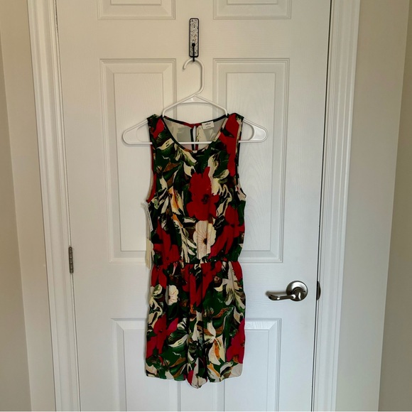 Aritzia Wilfred Rive Romper Floral Print. - Picture 2 of 6